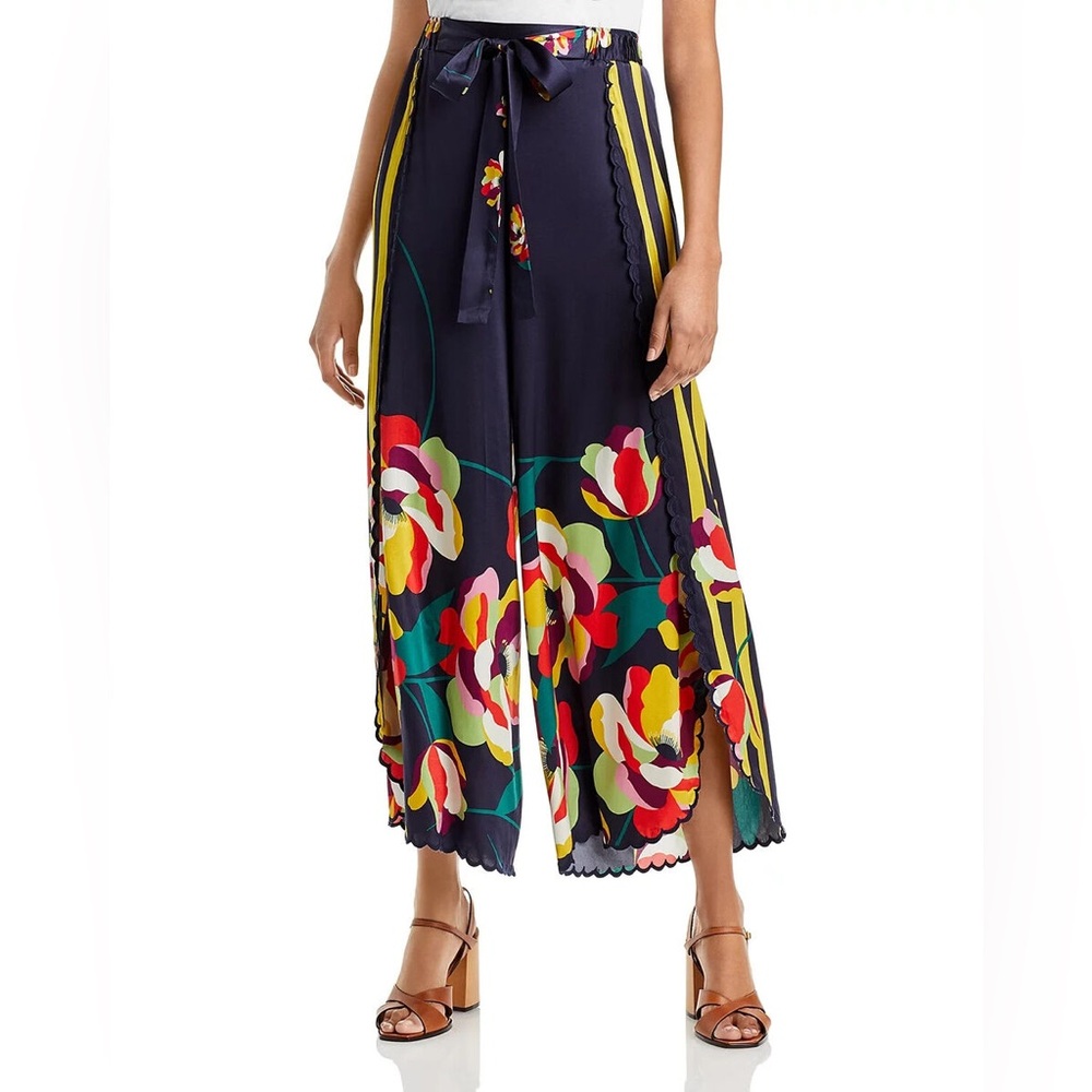 🌺 Johnny Was 🌺 Size M. Floral Navy Blue Pant - Picture 3 of 8